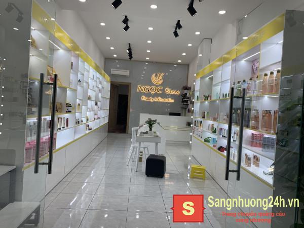 Sang nhanh cửa hàng mỹ phẩm mặt tiền đường Lê Văn Quới, phường Bình Trị Đông, quận Bình Tân.