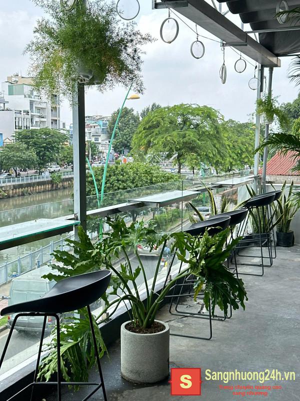 Sang quán cafe