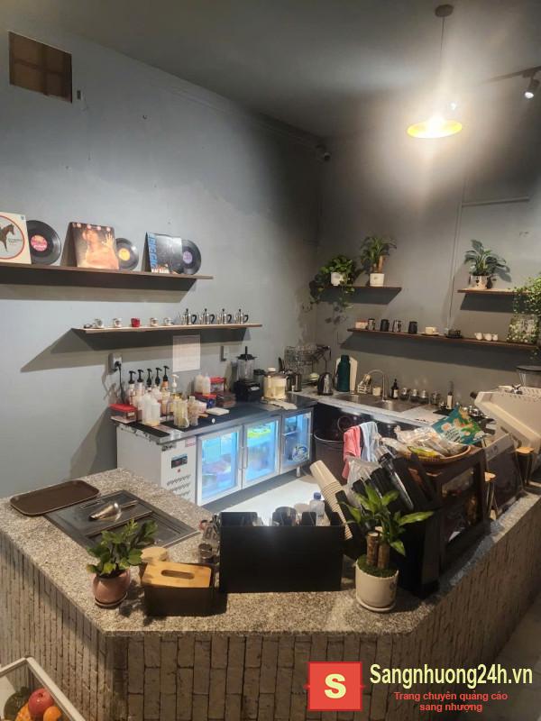 Sang quán cafe