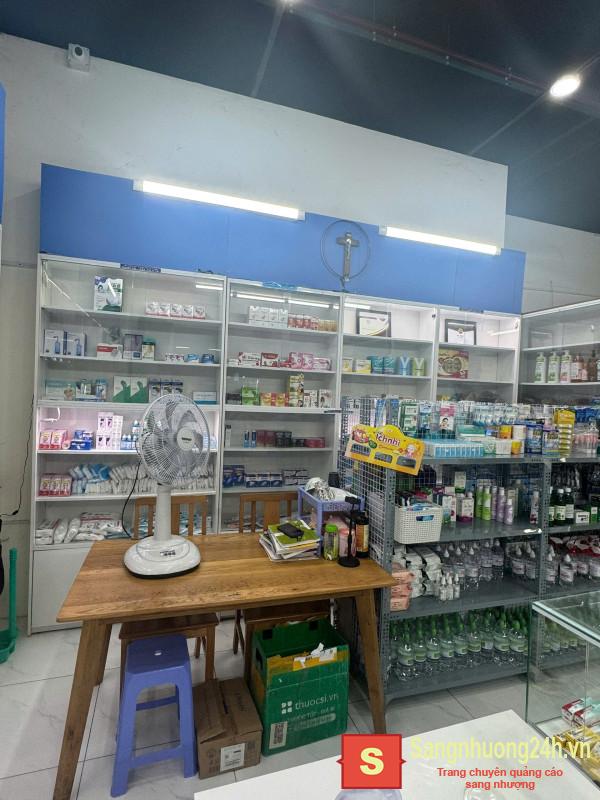 Sang nhà thuốc tây