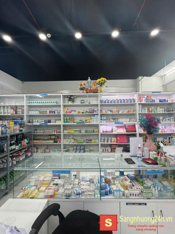 Sang nhà thuốc tây