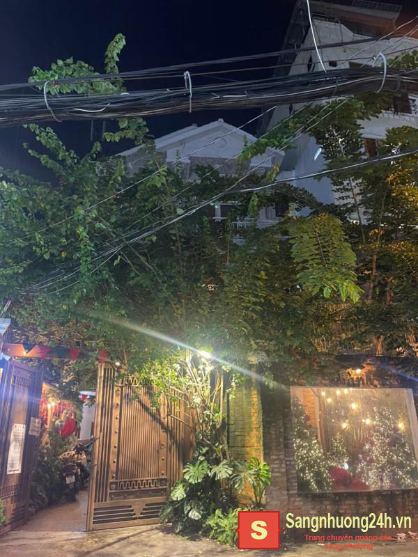 Sang Nhượng Quán Cà Phê Không Gian Trang Trí Giáng Sinh Ở Quận Phú Nhuận