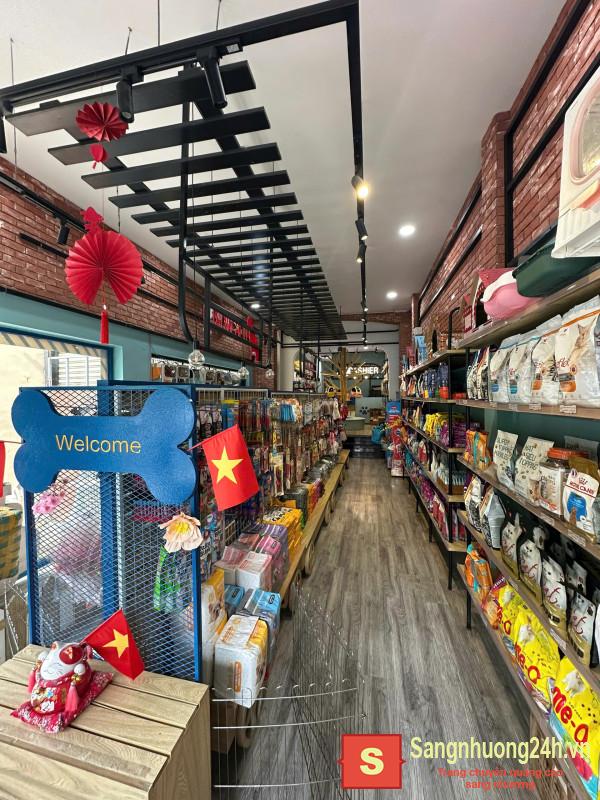 Sang cửa hàng thú nuôi