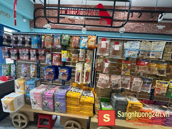 Sang cửa hàng thú nuôi