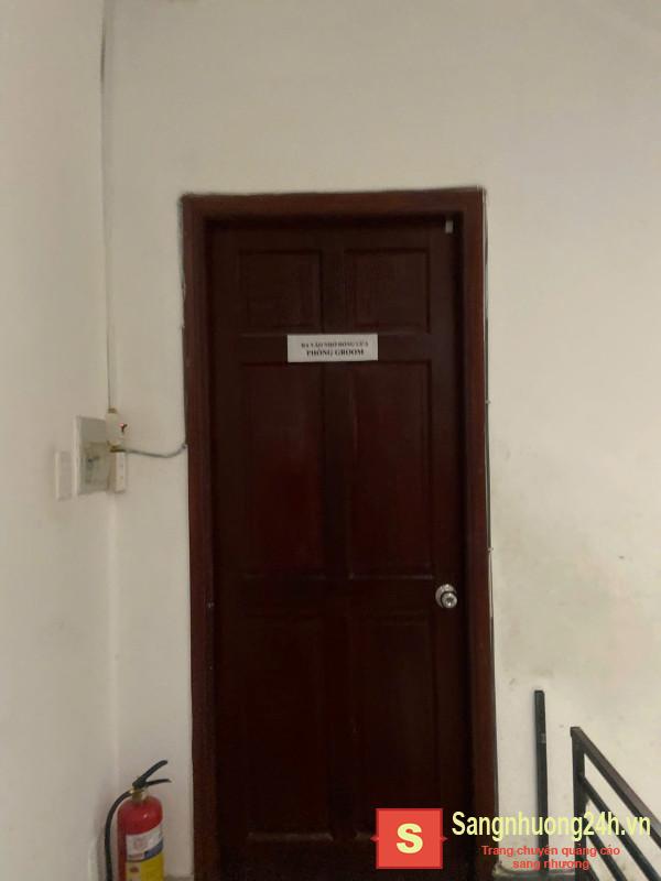 Sang cửa hàng thú nuôi