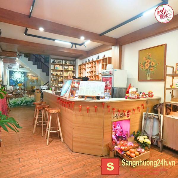 Sang phòng trà