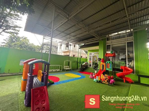 Sang trường mầm non