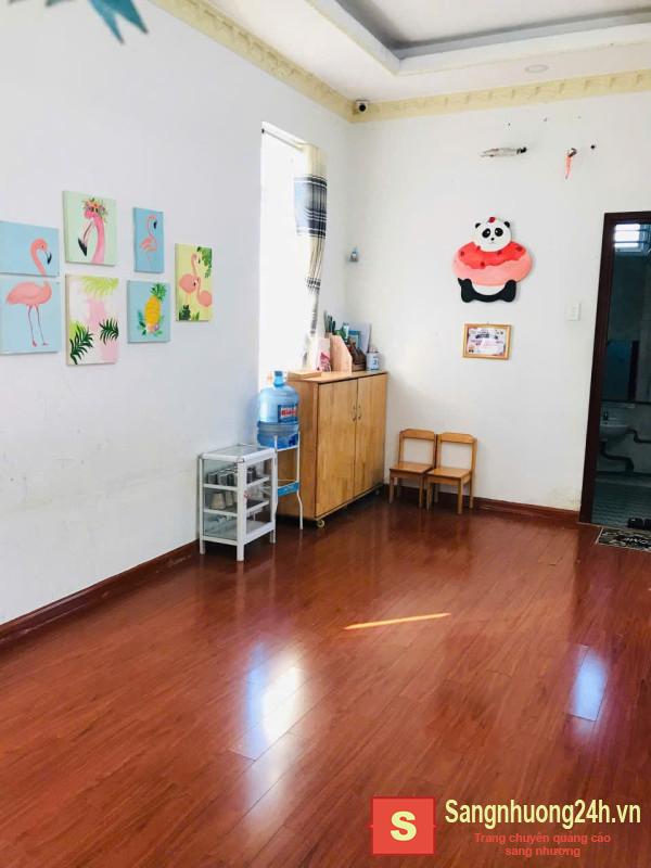 Sang trường mầm non